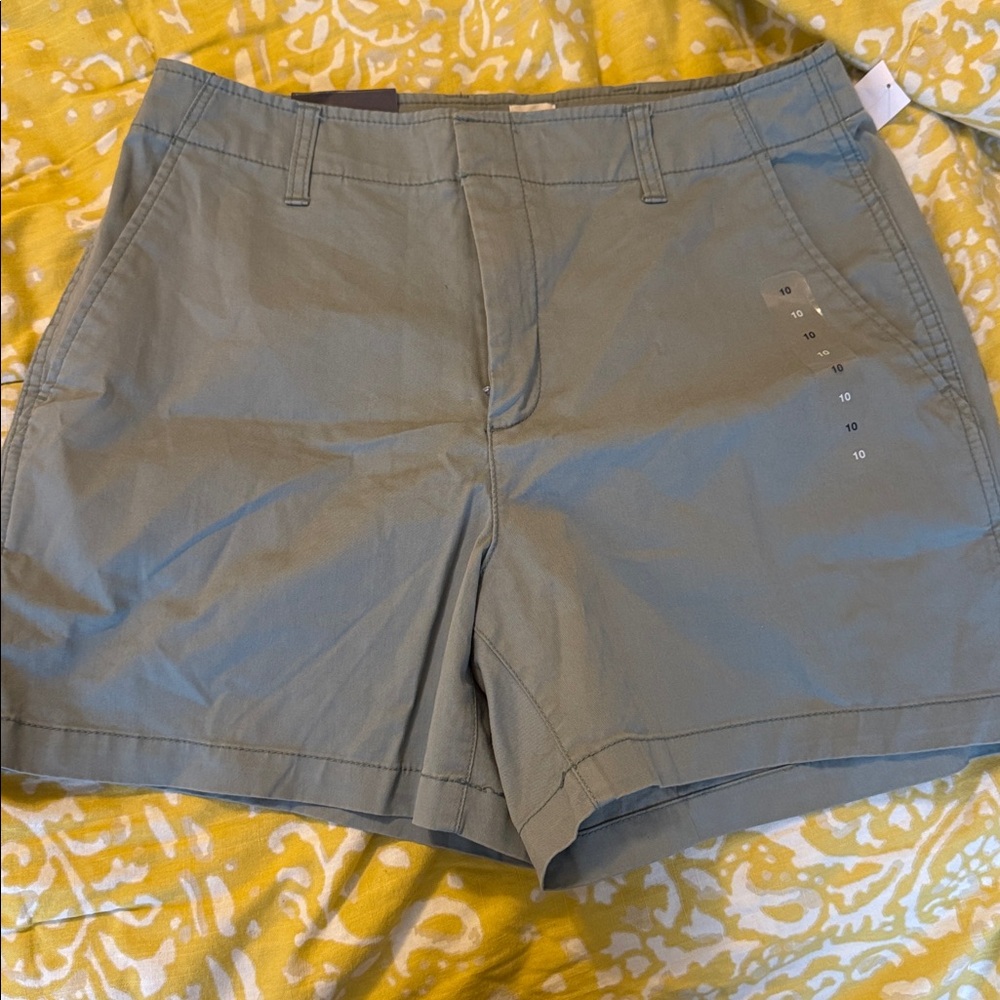 GAP Downtown Shorts in Green